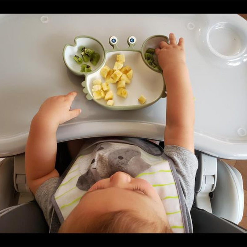 Assiettes et couverts pour bébé